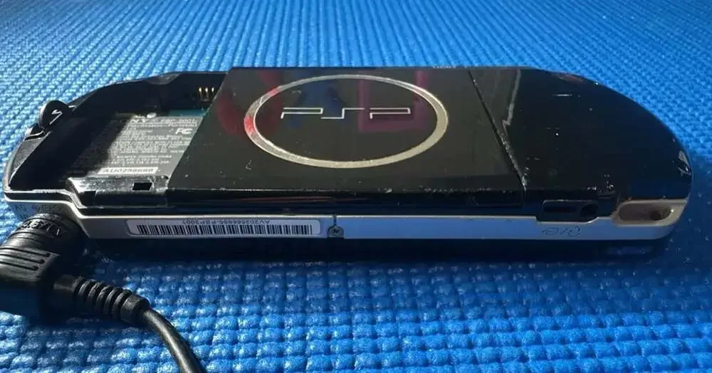 Sony PlayStation Portable PSP-3000 Handheld System Console Piano Black